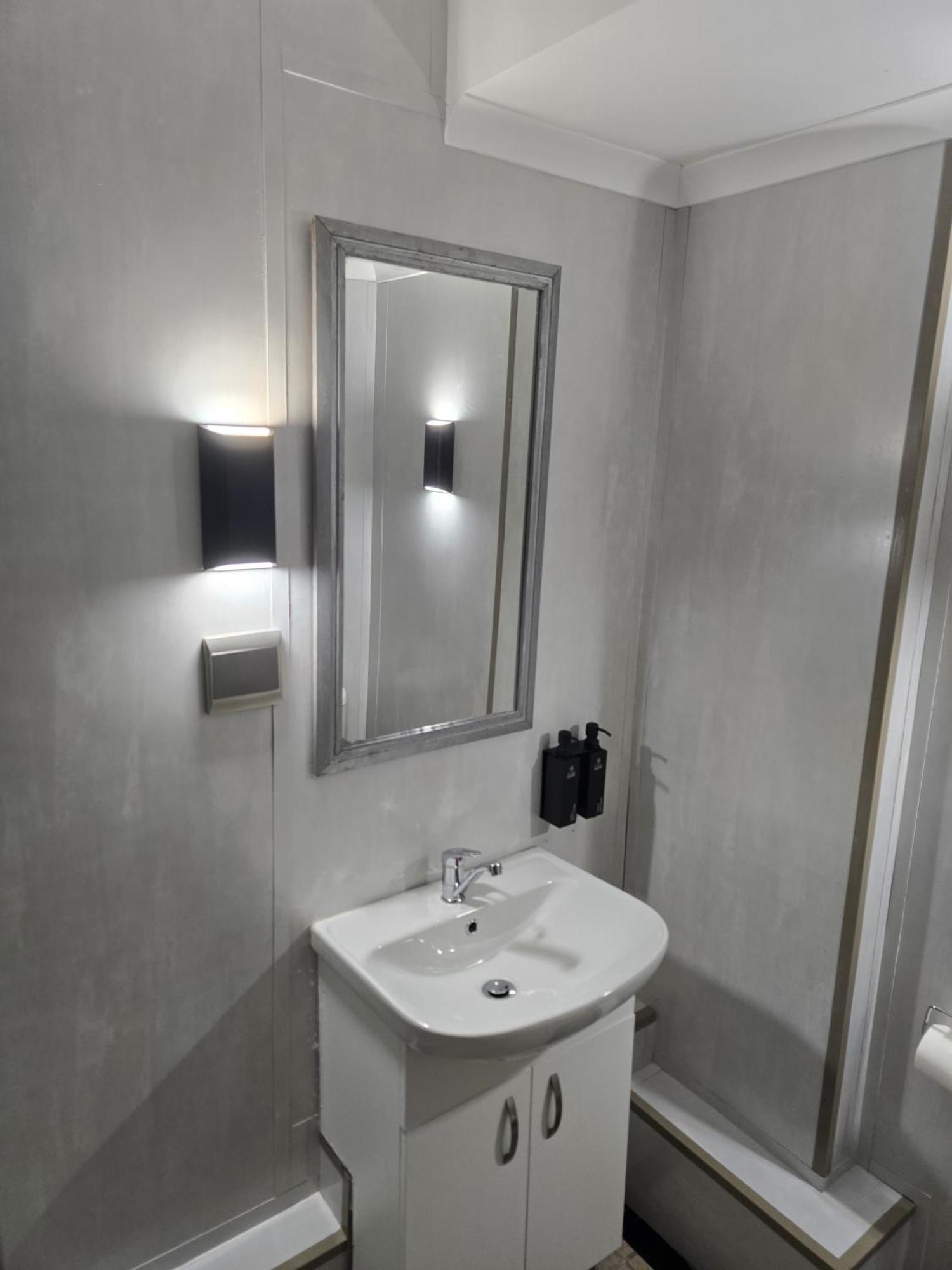 False Bay Inn Strand Extérieur photo