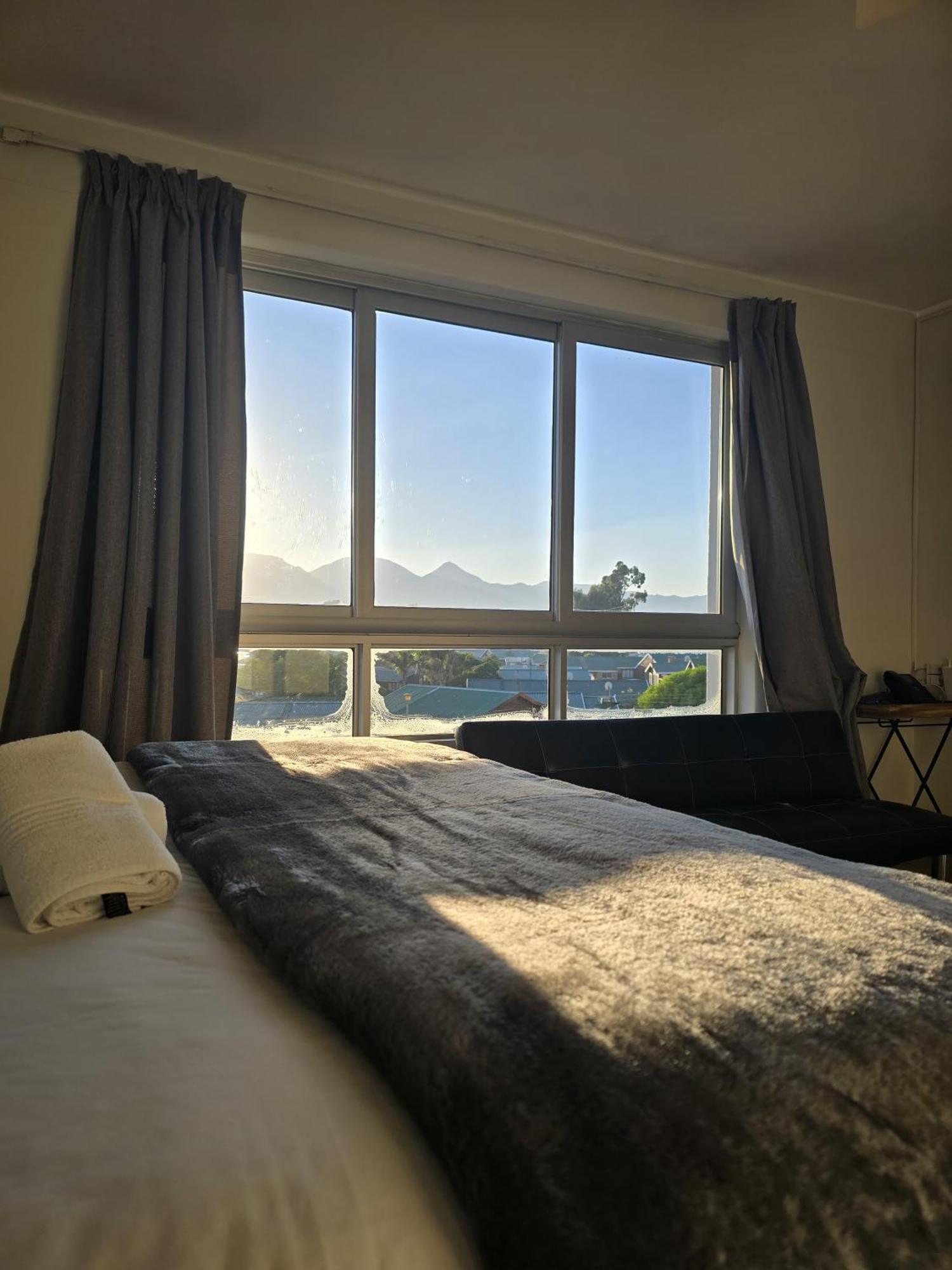 False Bay Inn Strand Extérieur photo