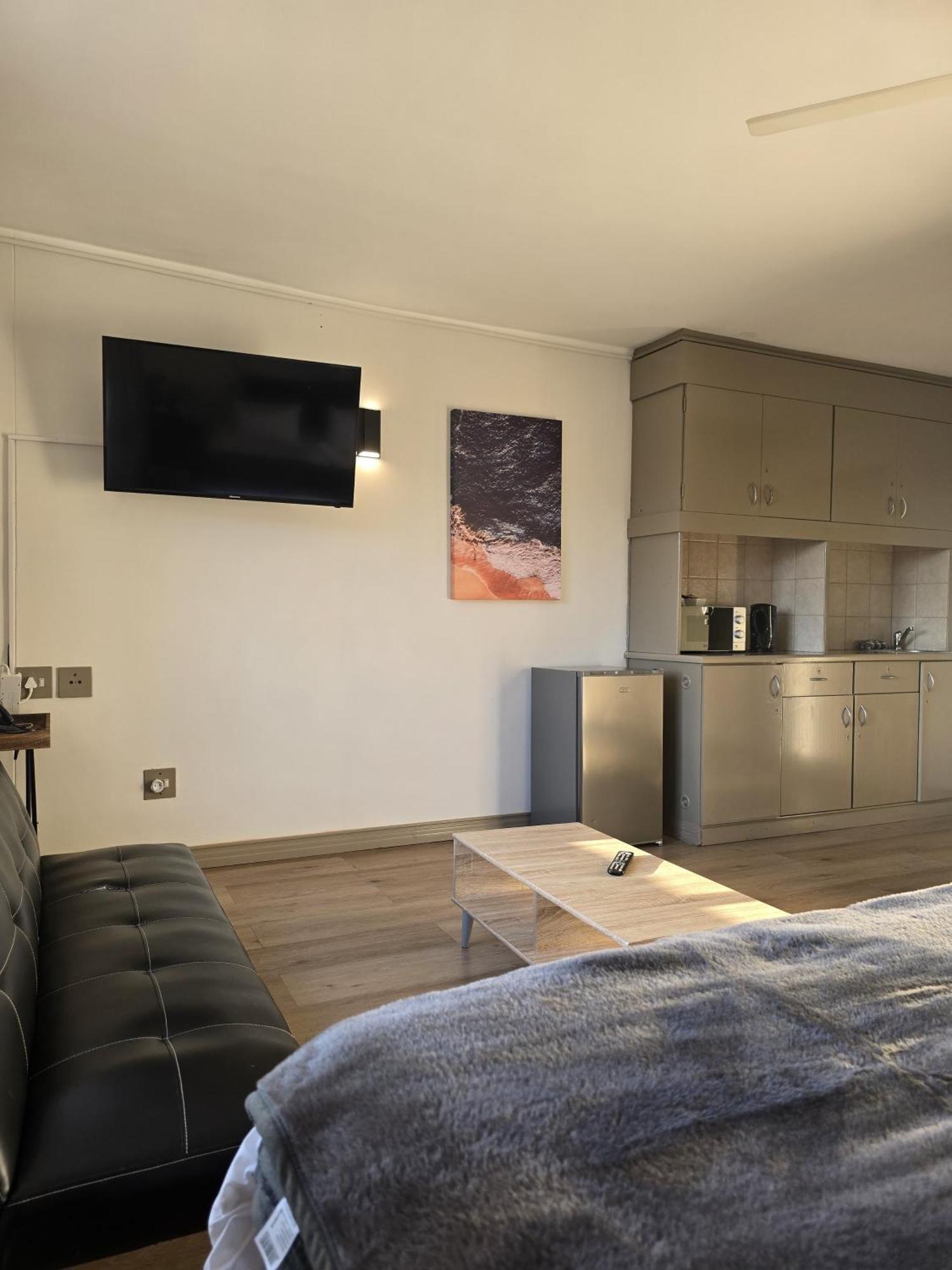 False Bay Inn Strand Extérieur photo