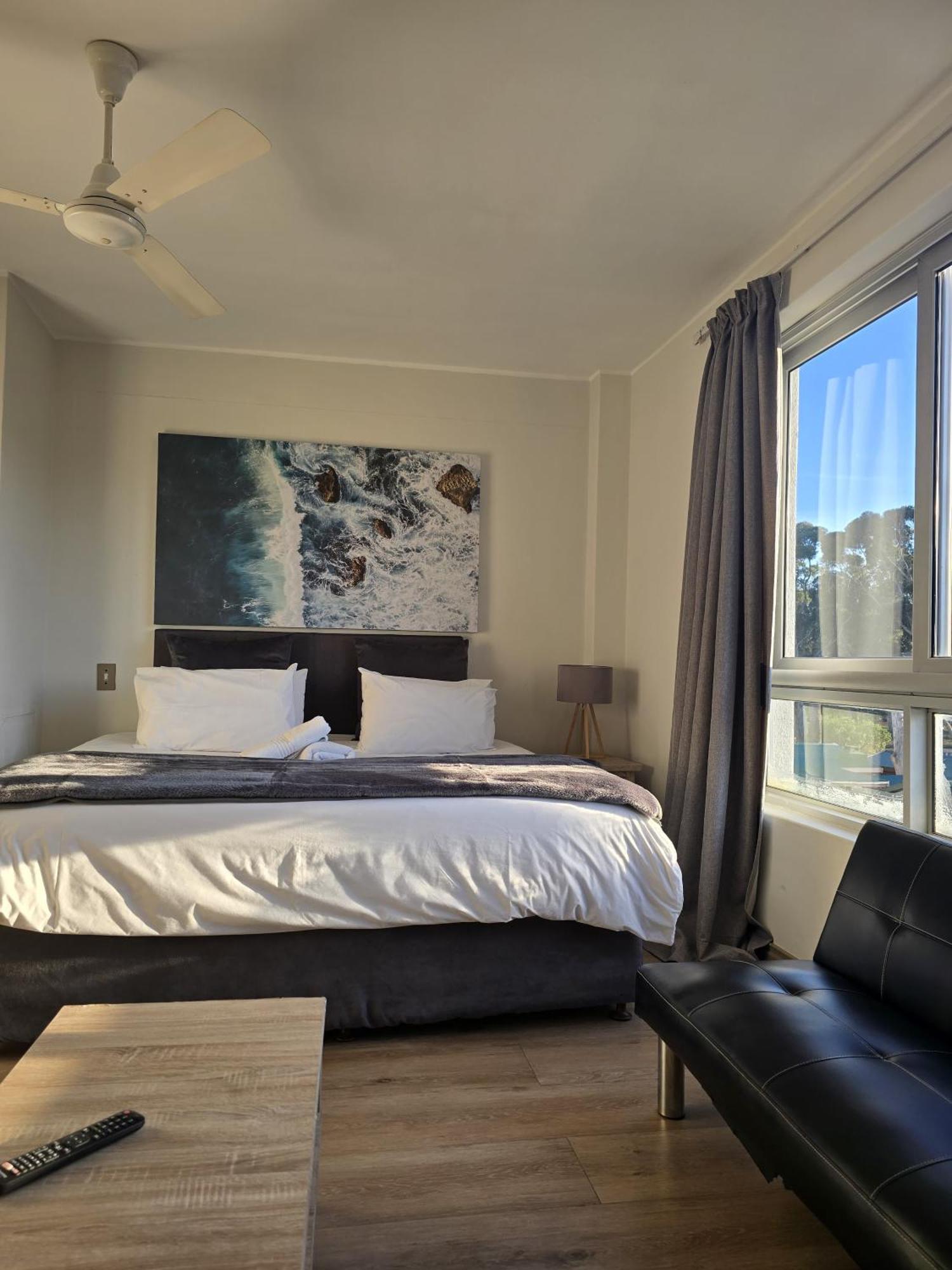 False Bay Inn Strand Extérieur photo